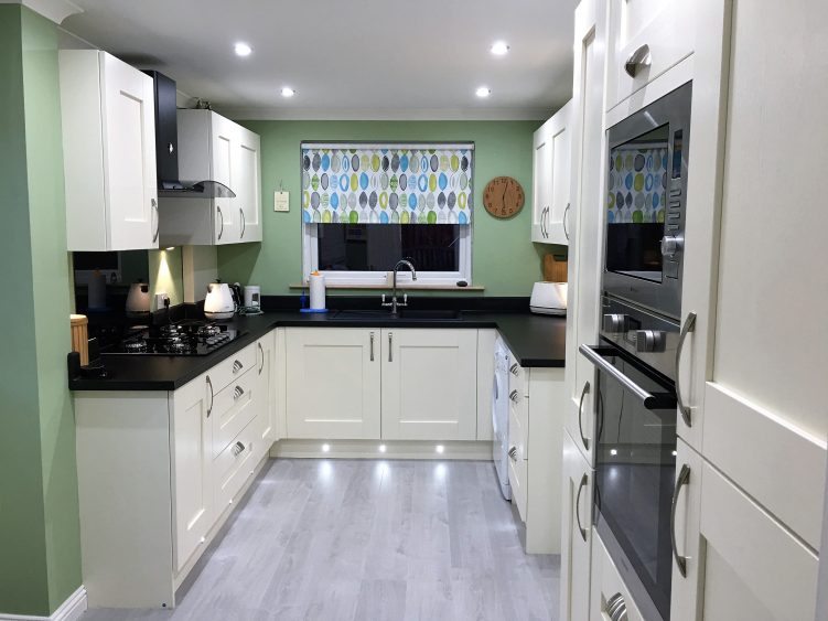 Fitted Kitchens Glasgow >> Kitchen Fitter Glasgow When Is A Kitchen Fitter Not A Fitted Kitchens Glasgow >> Kitchen Fitter Glasgow When Is A Kitchen Fitter Not A