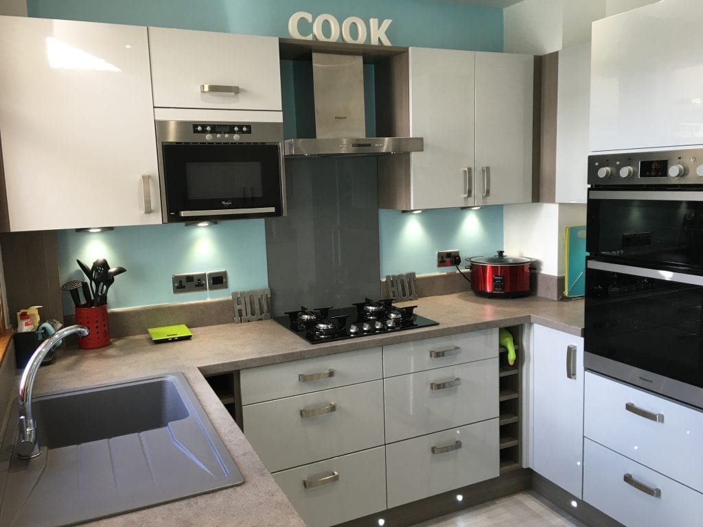 Bespoke Kitchens Glasgow - Custom Made Fitted Kitchens from My