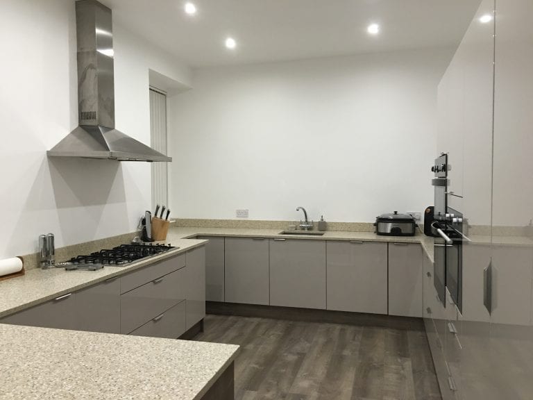 Kitchen Design With No Wall Units